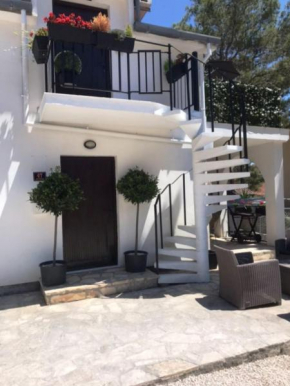 Apartment Dolce Vita - 40 m to the sea & Beach-sleeps 3